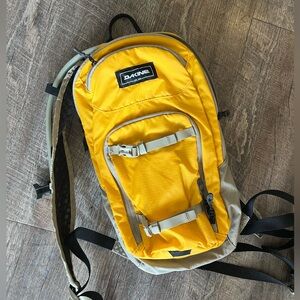 Dakine Session 8L Bike Hydration Pack NWOT